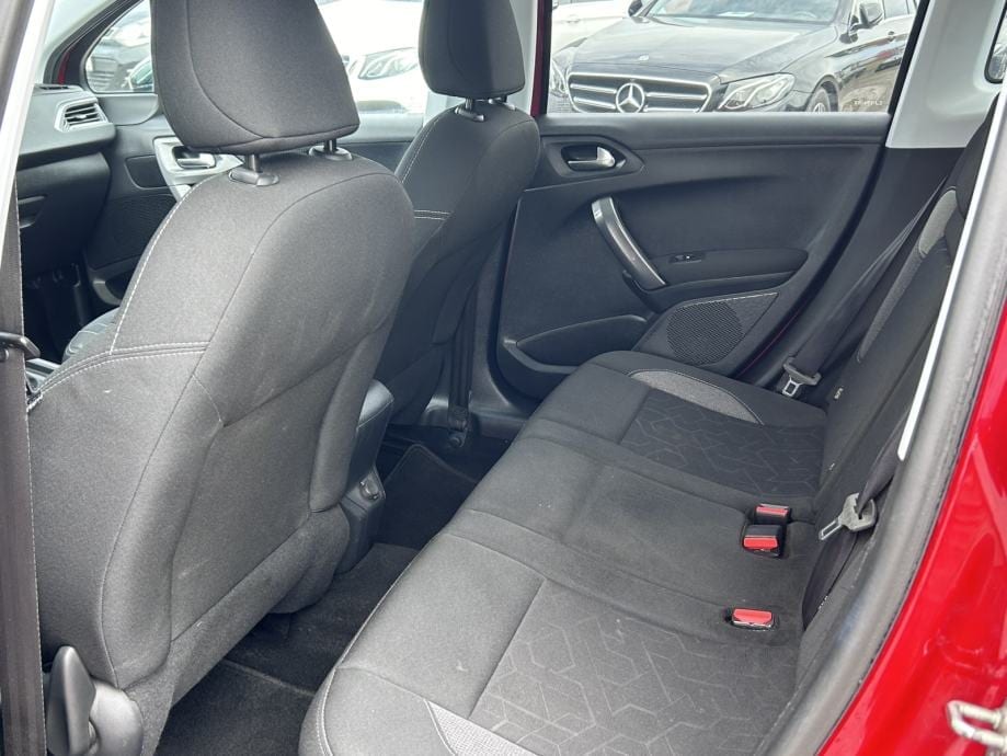 Peugeot 2008 1,2 STYLE,KLIMA,PDC,NAVIGACIJA,MFV...., 2017 god. - 13