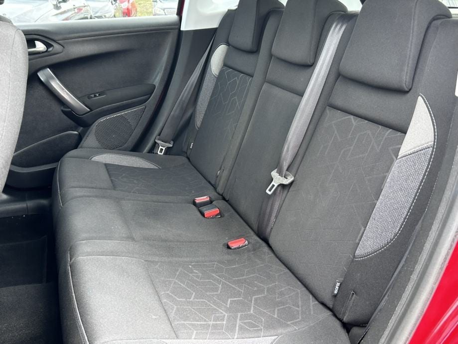 Peugeot 2008 1,2 STYLE,KLIMA,PDC,NAVIGACIJA,MFV...., 2017 god. - 14