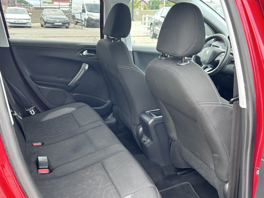 Peugeot 2008 1,2 STYLE,KLIMA,PDC,NAVIGACIJA,MFV...., 2017 god. - 15