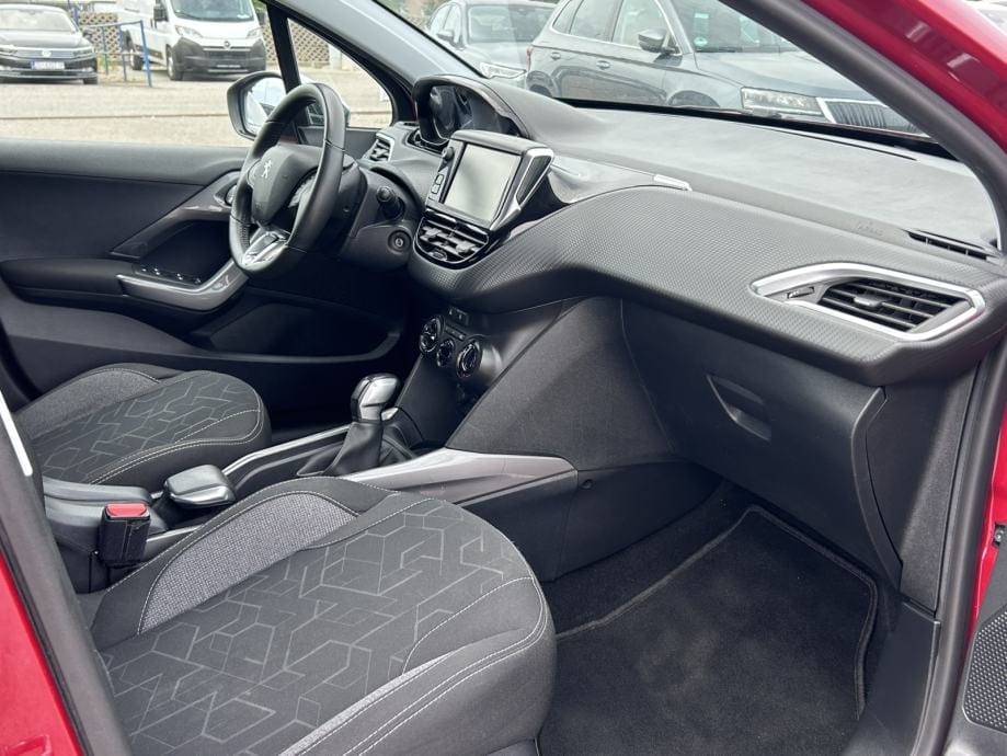 Peugeot 2008 1,2 STYLE,KLIMA,PDC,NAVIGACIJA,MFV...., 2017 god. - 18