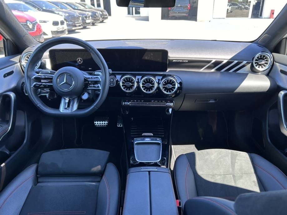Mercedes-Benz A 35 AMG 4MATIC, 2023 god. - 12