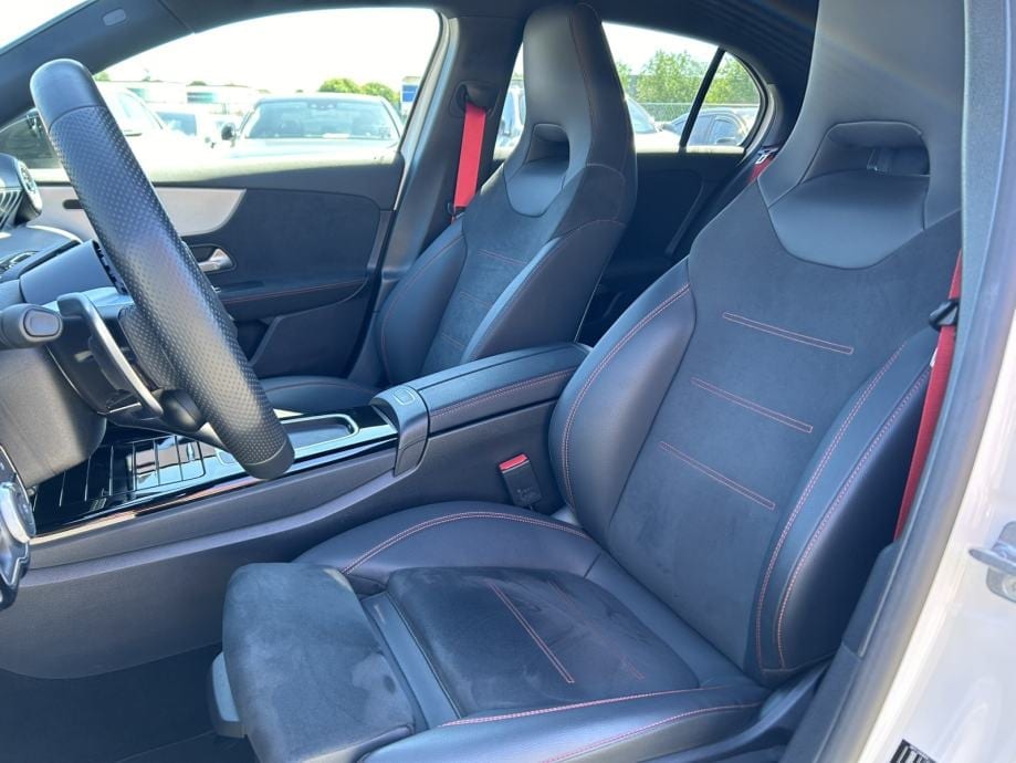 Mercedes-Benz A 35 AMG 4MATIC, 2023 god. - 14