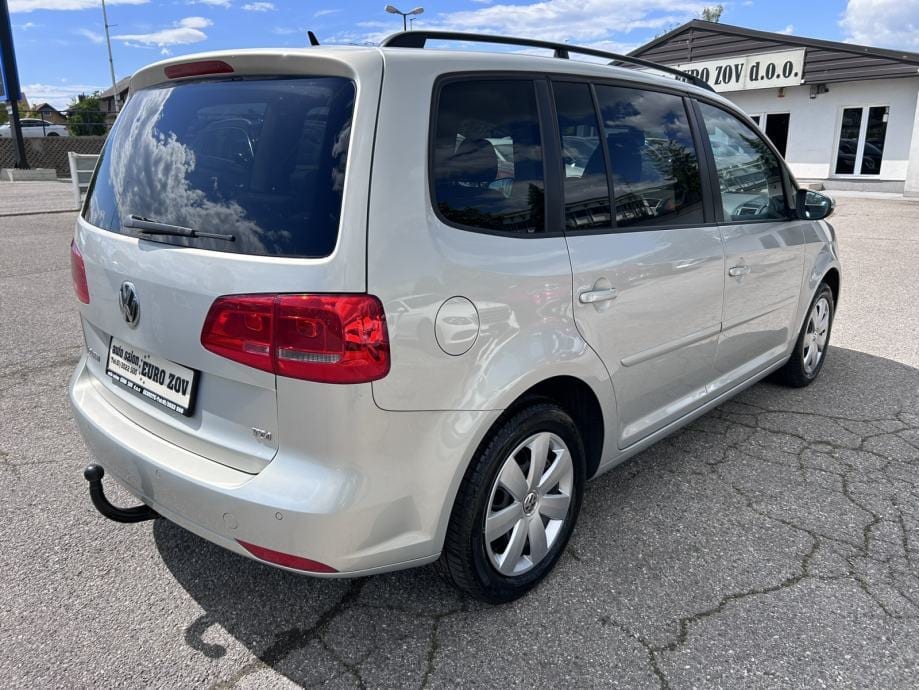 VW Touran 1,6 TDI AUTOMATIK, 2012 god.