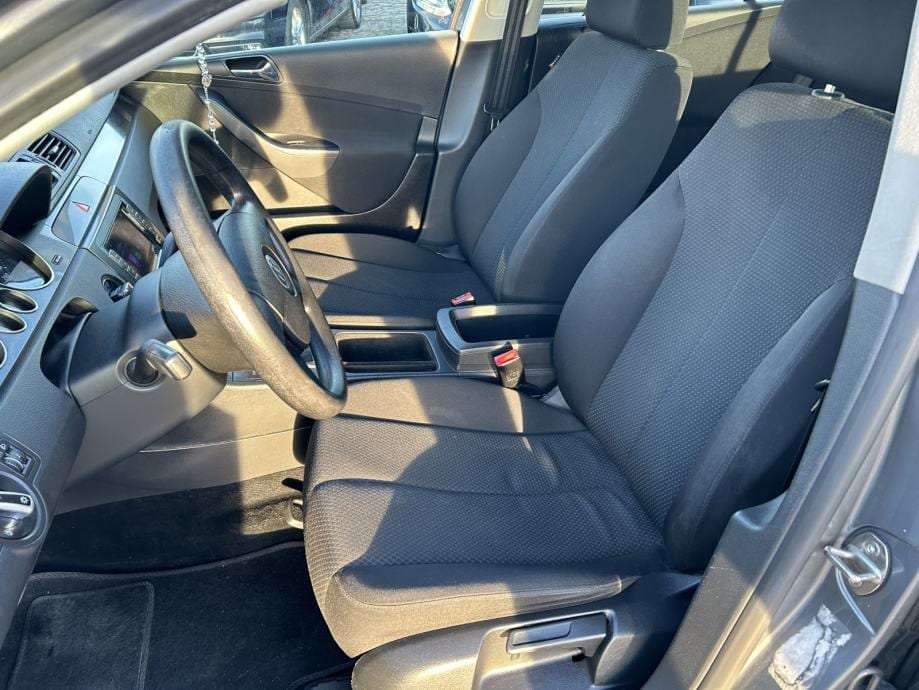 VW Passat b6 1,6, 2005 god. - 12