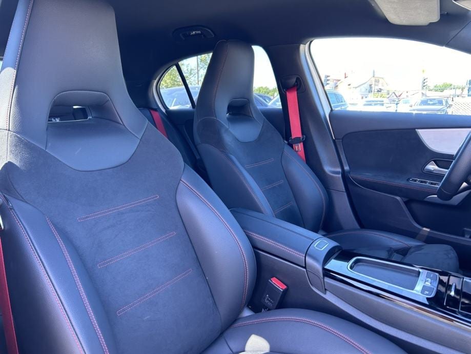 Mercedes-Benz A 35 AMG 4MATIC, 2023 god. - 17