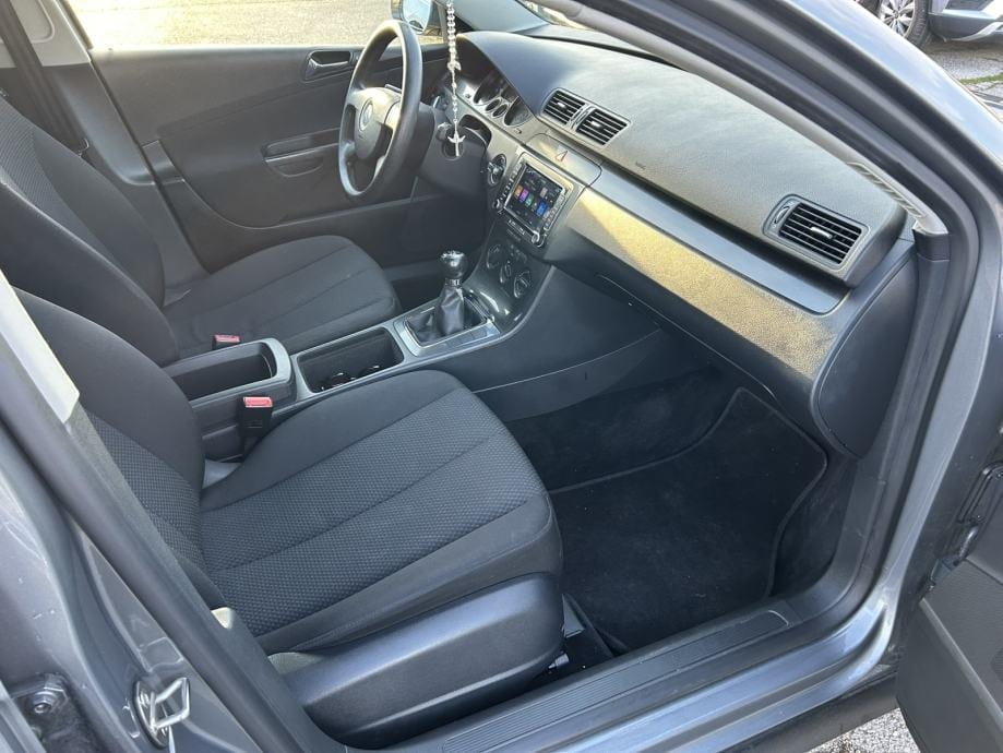 VW Passat b6 1,6, 2005 god. - 16