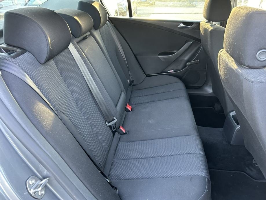 VW Passat b6 1,6, 2005 god. - 19