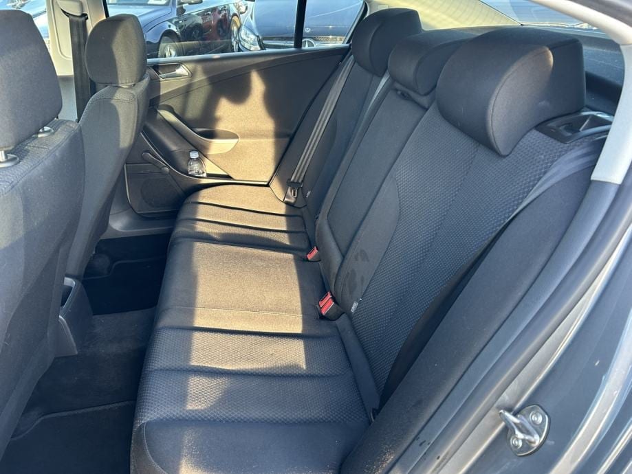 VW Passat b6 1,6, 2005 god. - 21