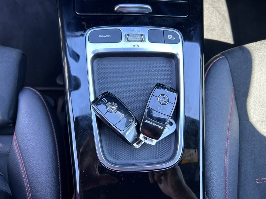Mercedes-Benz A 35 AMG 4MATIC, 2023 god. - 27