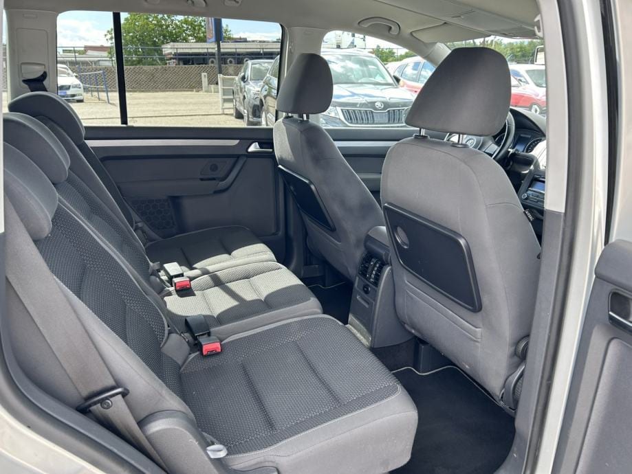VW Touran 1,6 TDI AUTOMATIK, 2012 god. - 17