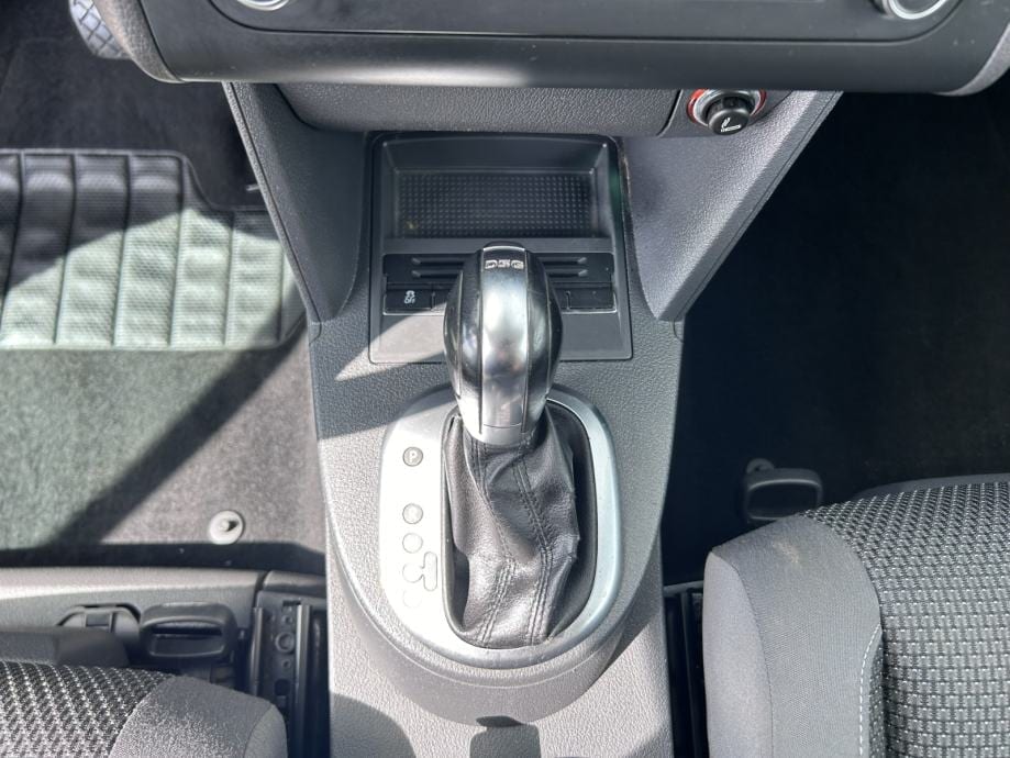 VW Touran 1,6 TDI AUTOMATIK, 2012 god. - 25