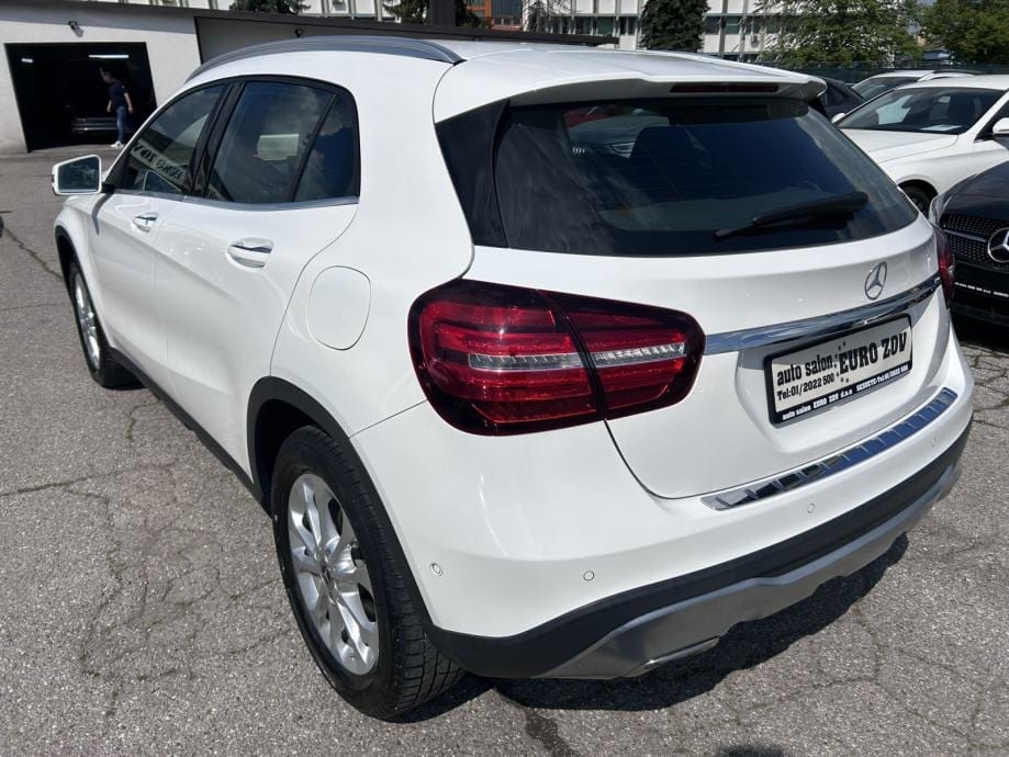 Mercedes-Benz GLA 220d 4MATIC, 2019 god. - 10