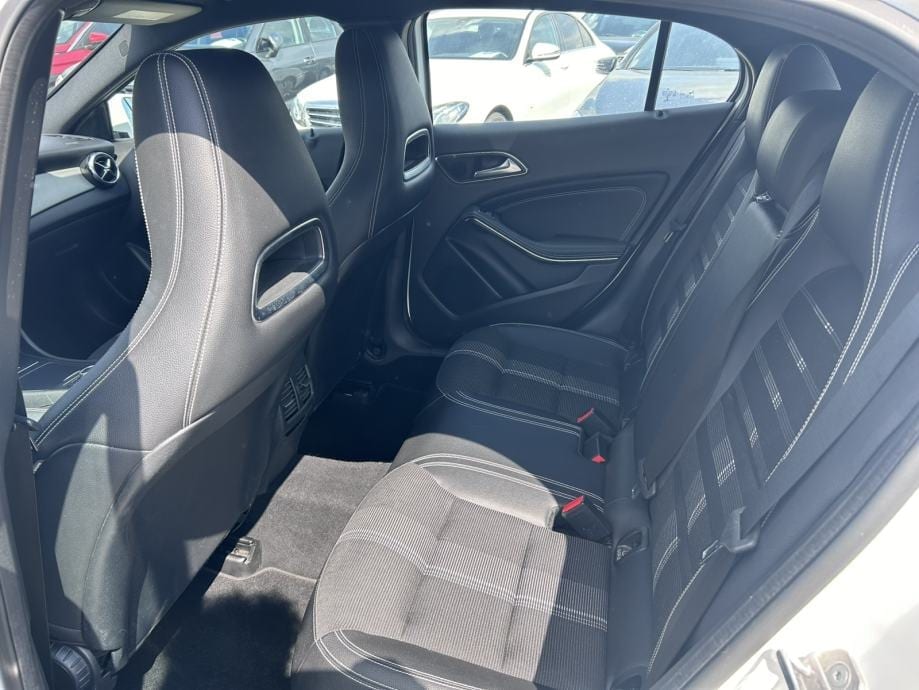 Mercedes-Benz GLA 220d 4MATIC, 2019 god. - 14