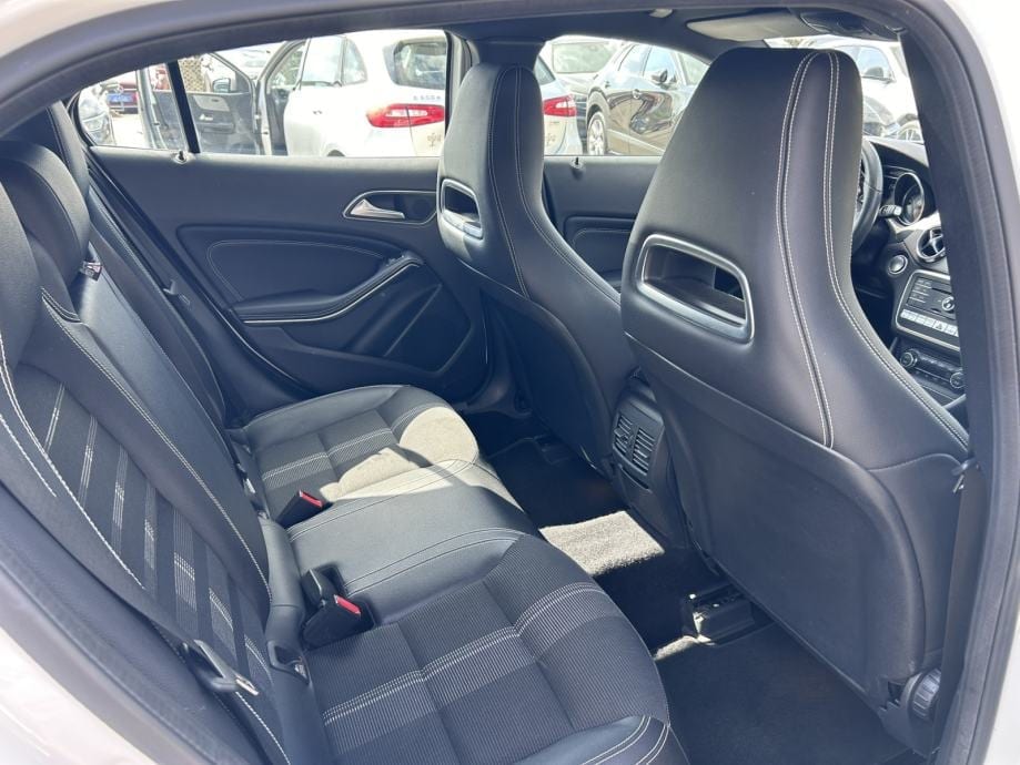 Mercedes-Benz GLA 220d 4MATIC, 2019 god. - 16