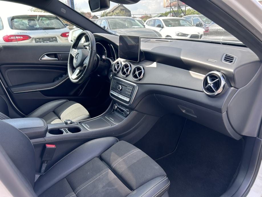 Mercedes-Benz GLA 220d 4MATIC, 2019 god. - 19