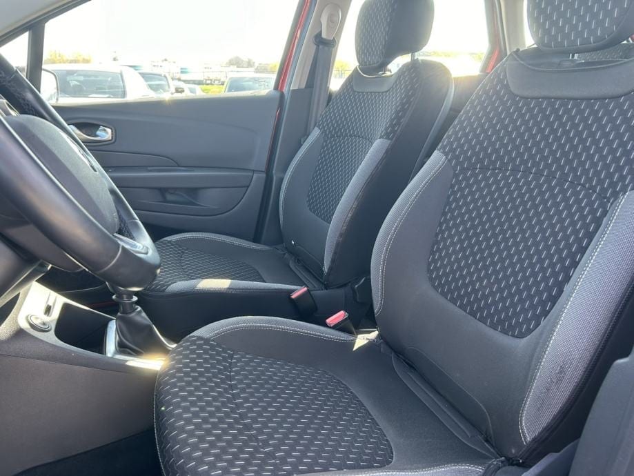 Renault Captur TCe 120, 2017 god. - 12