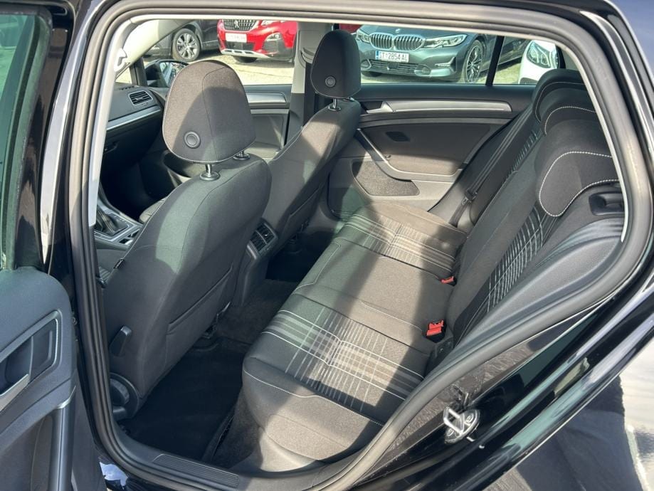 VW Golf 7 1,6 TDI *LOUNGE*, 2015 god. - 13