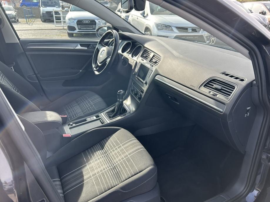 VW Golf 7 1,6 TDI *LOUNGE*, 2015 god. - 18
