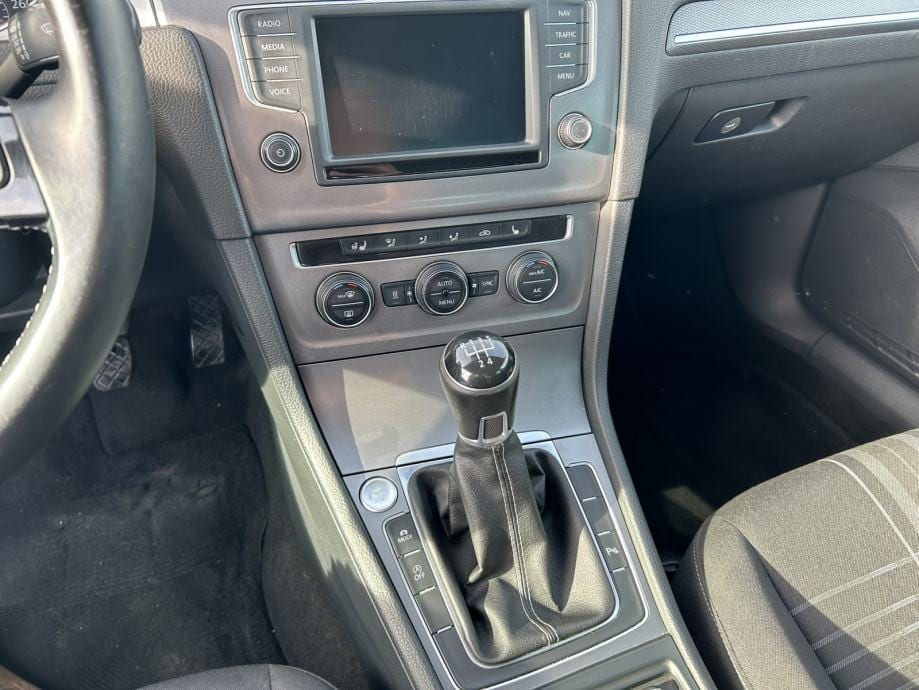 VW Golf 7 1,6 TDI *LOUNGE*, 2015 god. - 21