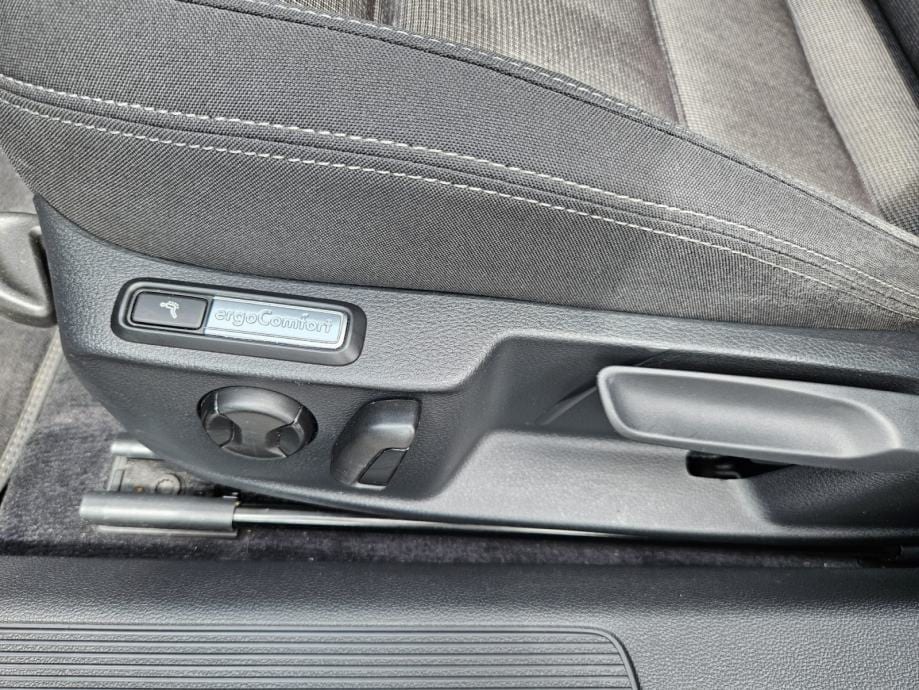 VW Passat Variant 2,0 TDI DSG,COMFORTLINE,NAVI,PDC,KOMFORNA SJEDALA, 2019 god. - 13