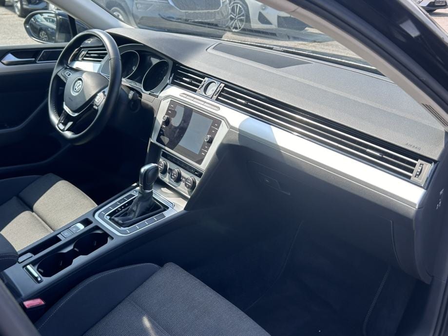 VW Passat Variant 2,0 TDI DSG,COMFORTLINE,NAVI,PDC,KOMFORNA SJEDALA, 2019 god. - 18