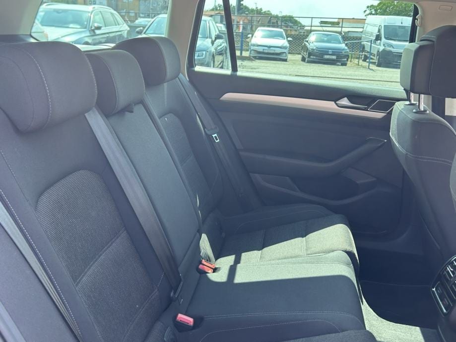 VW Passat Variant 2,0 TDI DSG,COMFORTLINE,NAVI,PDC,KOMFORNA SJEDALA, 2019 god. - 17