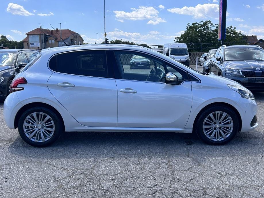 Peugeot 208 1.2 I NAVI,PDC,STR.KAMERA,PANORAMSKI STAKLENI KROV,P.PILOT, 2017 god. - 4