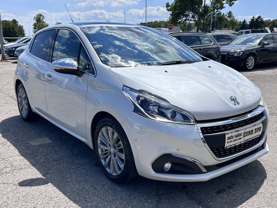 Peugeot 208 1.2 I NAVI,PDC,STR.KAMERA,PANORAMSKI STAKLENI KROV,P.PILOT, 2017 god. - 3