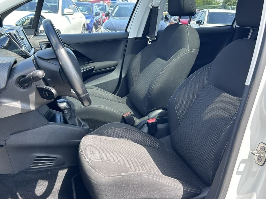 Peugeot 208 1.2 I NAVI,PDC,STR.KAMERA,PANORAMSKI STAKLENI KROV,P.PILOT, 2017 god. - 12