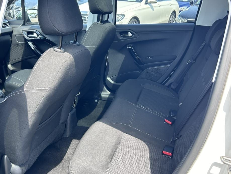 Peugeot 208 1.2 I NAVI,PDC,STR.KAMERA,PANORAMSKI STAKLENI KROV,P.PILOT, 2017 god. - 13
