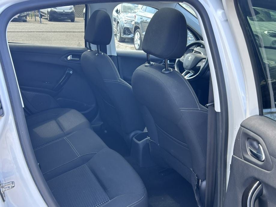 Peugeot 208 1.2 I NAVI,PDC,STR.KAMERA,PANORAMSKI STAKLENI KROV,P.PILOT, 2017 god. - 15