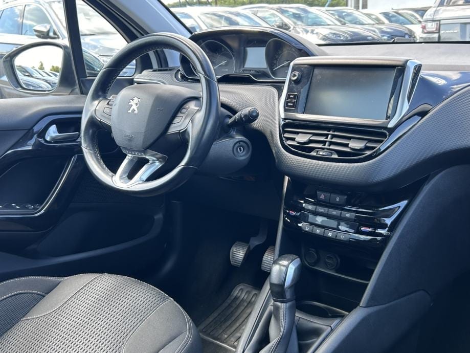 Peugeot 208 1.2 I NAVI,PDC,STR.KAMERA,PANORAMSKI STAKLENI KROV,P.PILOT, 2017 god. - 17