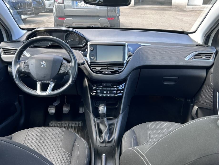 Peugeot 208 1.2 I NAVI,PDC,STR.KAMERA,PANORAMSKI STAKLENI KROV,P.PILOT, 2017 god. - 21