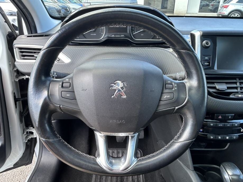 Peugeot 208 1.2 I NAVI,PDC,STR.KAMERA,PANORAMSKI STAKLENI KROV,P.PILOT, 2017 god. - 22