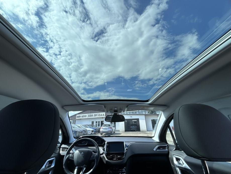 Peugeot 2008 1,2 CROSSWAY,AUTOMATIK,PDC,STR.KAMERA,PANORAMA,NAVI,.., 2019 god. - 17