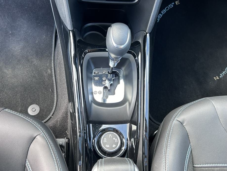 Peugeot 2008 1,2 CROSSWAY,AUTOMATIK,PDC,STR.KAMERA,PANORAMA,NAVI,.., 2019 god. - 24