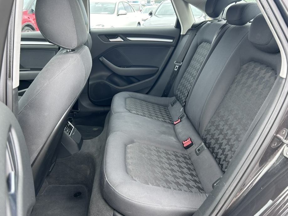 Audi A3 1,6 TDI ATTRACTION,BI-XENON,NAVI,PDC,AUT.KLIMA,MFV....., 2014 god. - 14