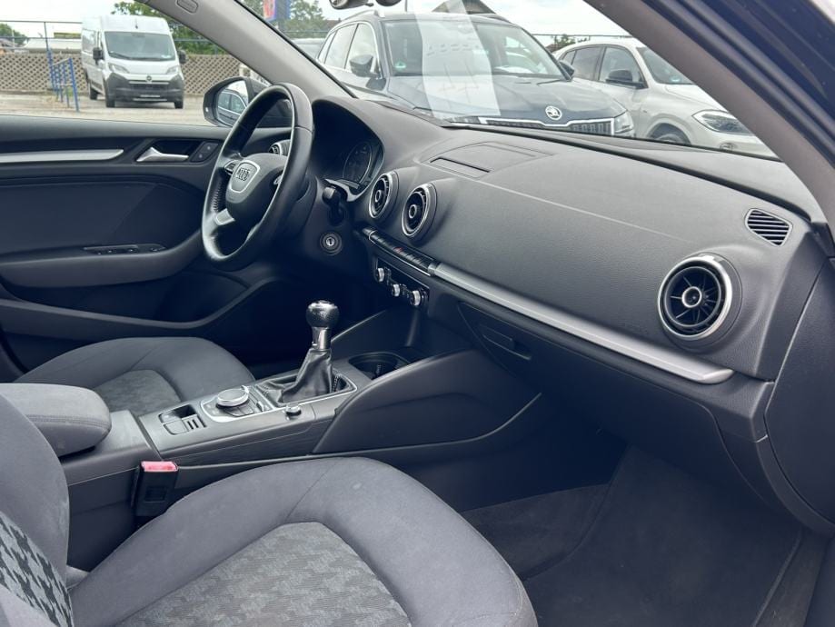 Audi A3 1,6 TDI ATTRACTION,BI-XENON,NAVI,PDC,AUT.KLIMA,MFV....., 2014 god. - 19