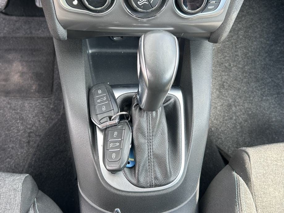 Citroën C4 1,2 130 S&S AUTOMATIK,NAVI,PDC,MFV,GRIJAČI SJEDALA - 24