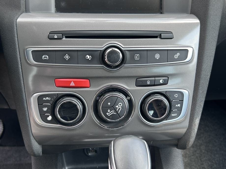 Citroën C4 1,2 130 S&S AUTOMATIK,NAVI,PDC,MFV,GRIJAČI SJEDALA - 25