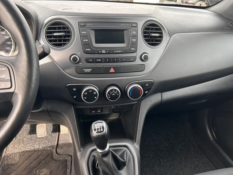 Hyundai i10 1.0, 2018 god. - 18