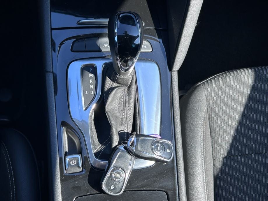 Opel Insignia 1,5 D AUTOMATIK,GRANDSPORT,EDITION,STRAŽNJA KAMERA,PDC.., 2021 god. - 23