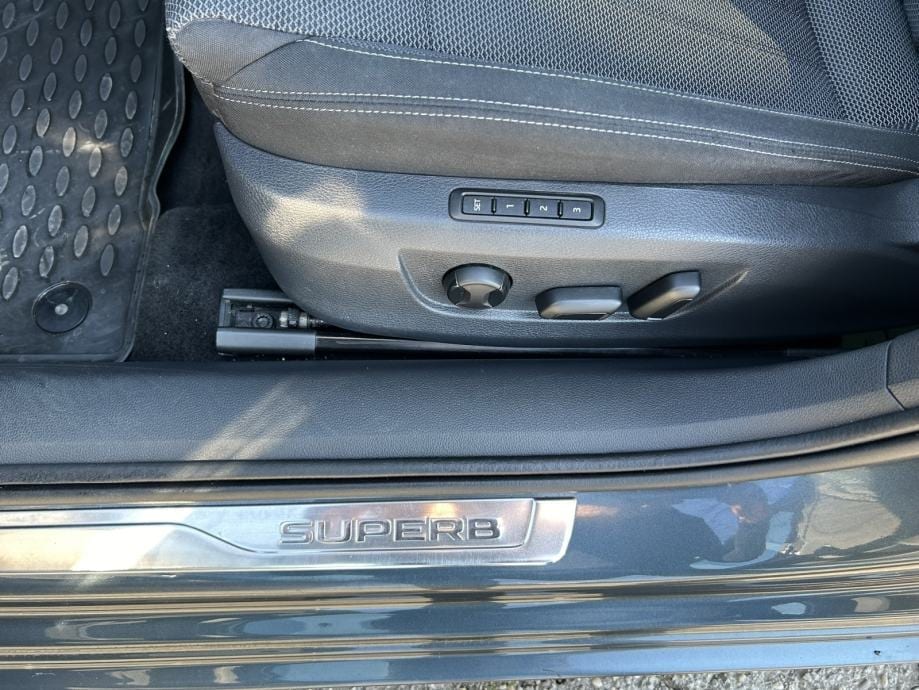 Škoda Superb 2,0 TDI *XENON* *TOP STANJE*, 2021 god. - 22
