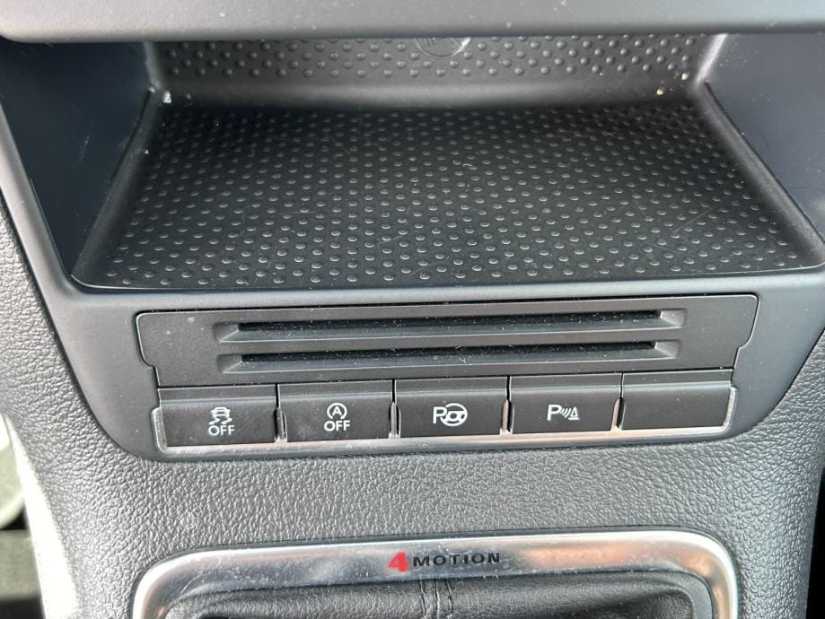 VW Tiguan 2,0 TDI 4-MOTION,TREND-FUN,PDC,NAVIGACIJA,PARK PILOT,MFW, 2013 god. - 24