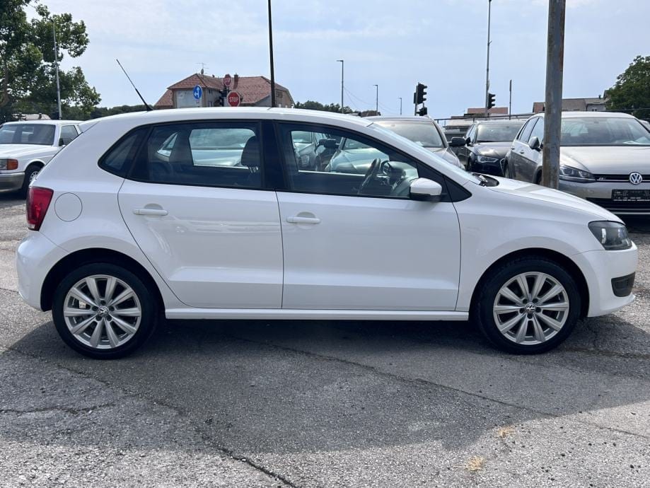 VW Polo 1.2TDI TRENDLINE,KLIMA,ALUMINIJSKI NAPLACI,..., 2015 god.