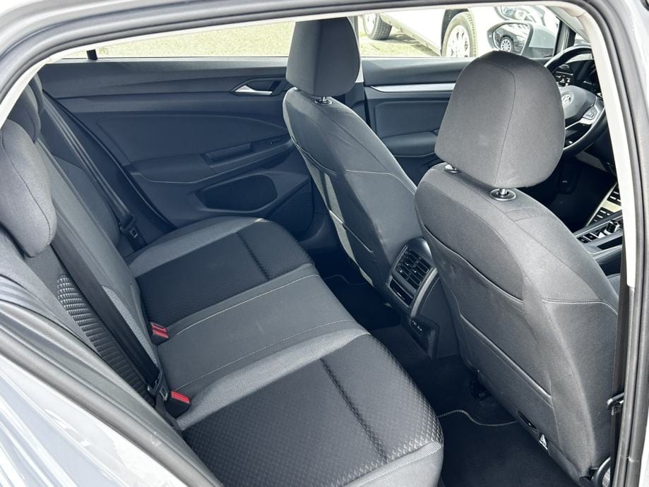 VW Golf 8 2,0 TDI DSG, KAMERA, 2022 god. - 15