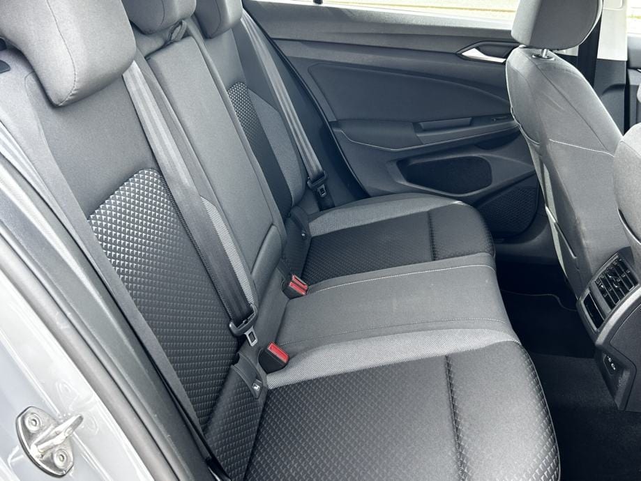 VW Golf 8 2,0 TDI DSG, KAMERA, 2022 god. - 16