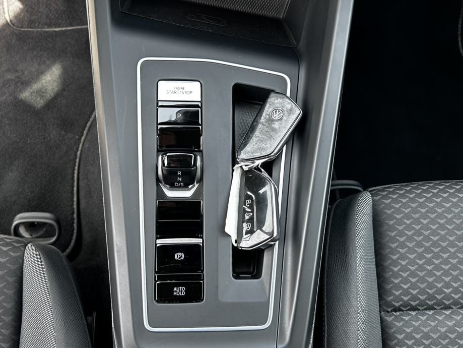 VW Golf 8 2,0 TDI DSG, KAMERA, 2022 god. - 23