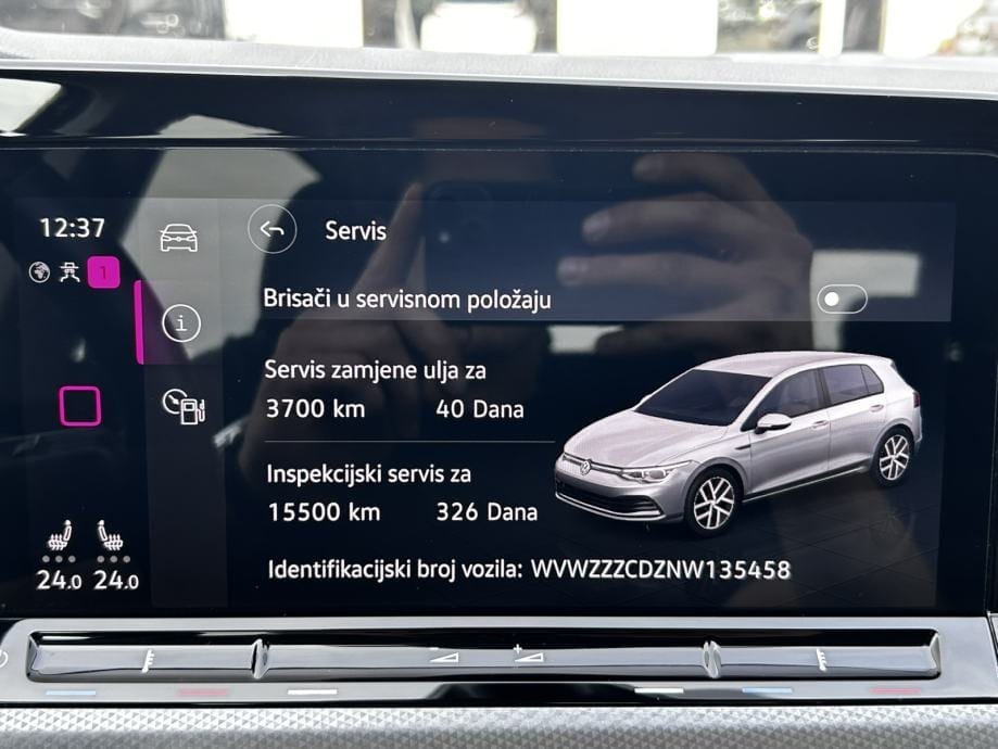 VW Golf 8 2,0 TDI DSG, KAMERA, 2022 god. - 25