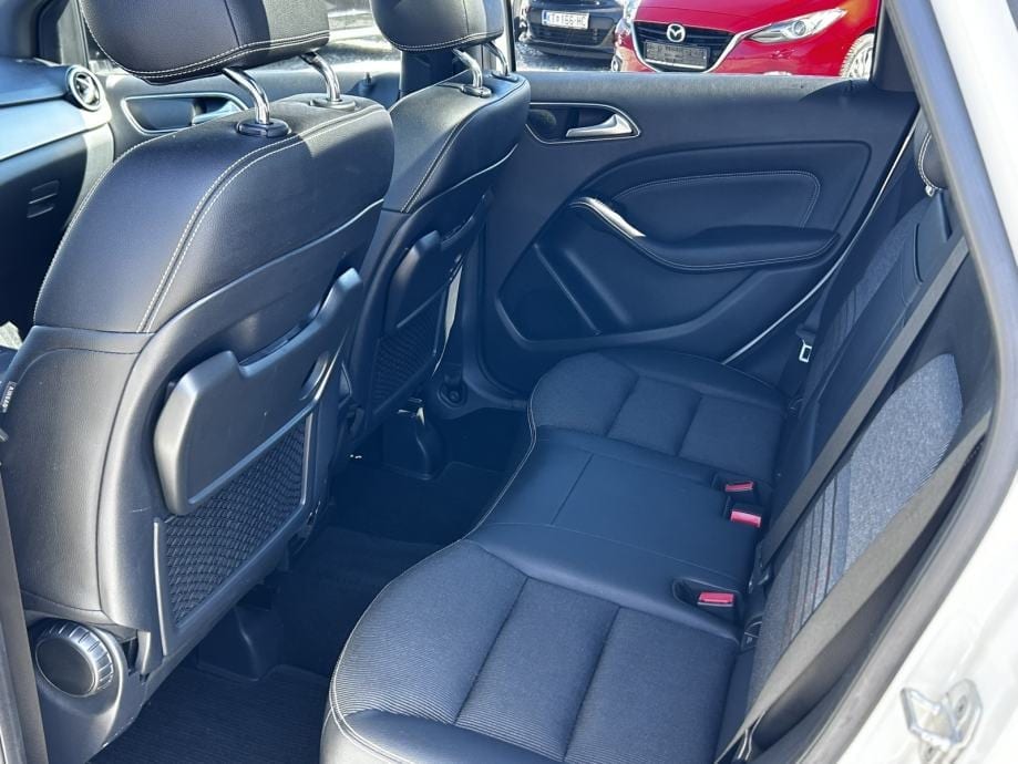 Mercedes-Benz B-klasa 200d, PANORAMA, AUT., NAVI, 2018 god. - 13
